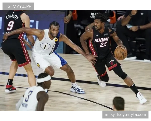 拉塞尔关键防守制造挡拆错位提升球队内线防守效率