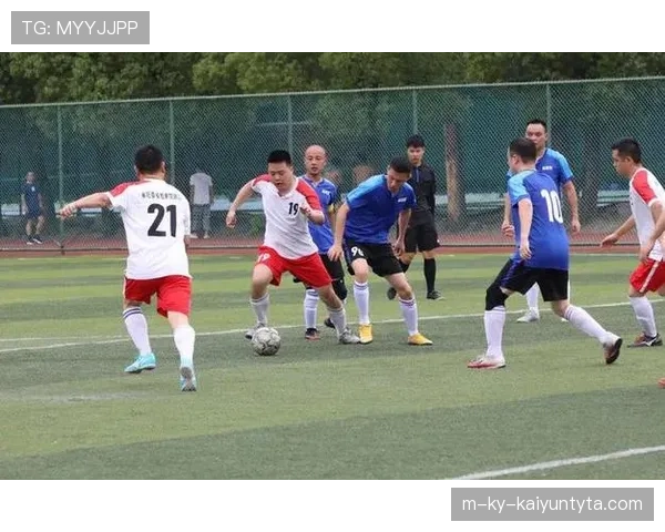 裁判哨音的规则含义：不同哨声对应哪些判罚与比赛状态