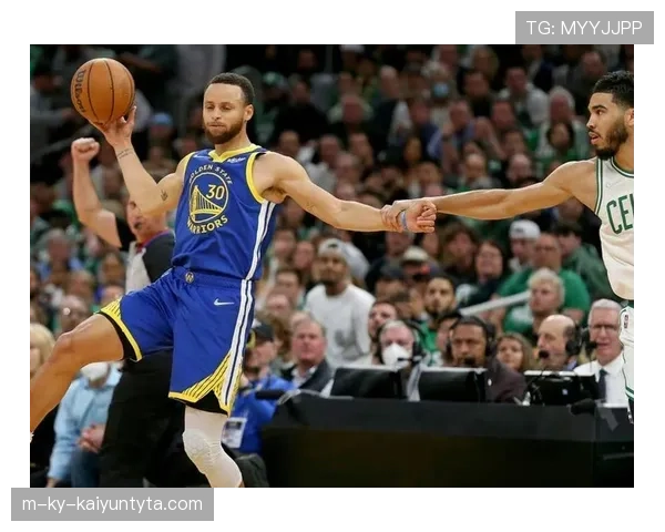 进攻犯规的判定标准：哪些身体接触会被视为非法进攻行为？